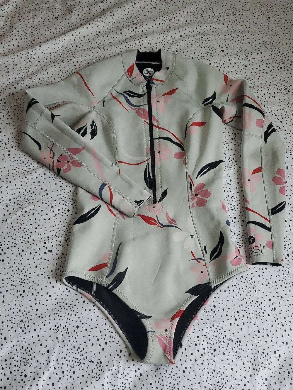 SISSTREVOLUTIONWomen's L/S Spring Suit PESCADORA